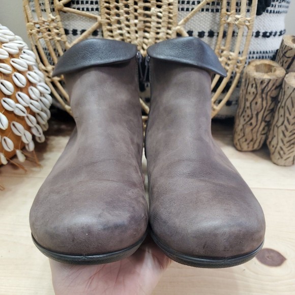 ECCO Sculptured Folded Ankle Boot Booties Brown Leather Zip Women's 10- 10.5/41 - Picture 9 of 16